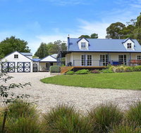 Duncraig House - open fireplace spa pet friendly - Foster Accommodation