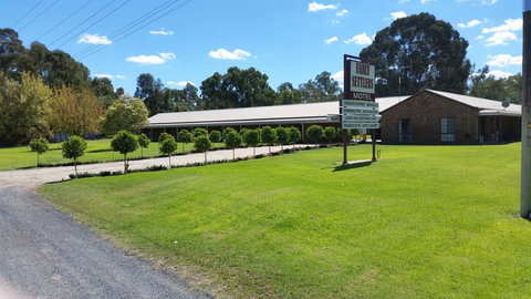 Early Settlers Motel Tocumwal - Foster Accommodation 1