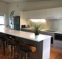 Easy Breezy Beach Shack - Foster Accommodation