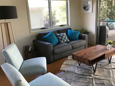 Easy Breezy Beach Shack - Foster Accommodation 2