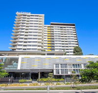 Elite elegance 2BRHamilton APT with Parking - Foster Accommodation