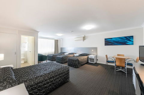Elizabeth Motor Inn - Foster Accommodation 3