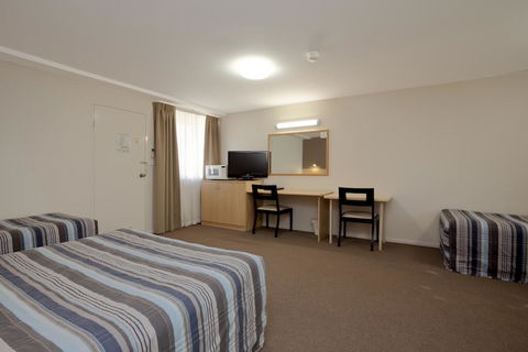 Elizabeth Motor Inn - Foster Accommodation 1
