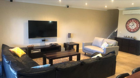 ELSINOR Townhouse 2 - Foster Accommodation 2