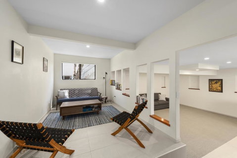 Emerald Seas Beach House - Foster Accommodation 3