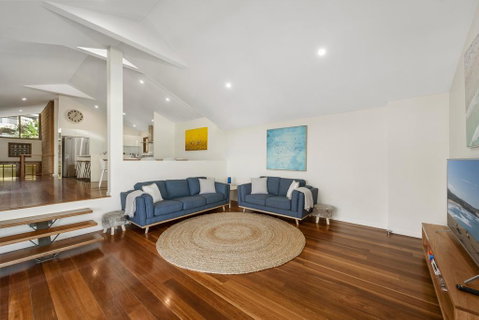 Emerald Seas Beach House - Foster Accommodation 1