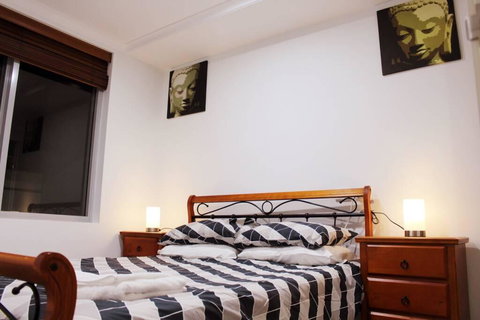 Executively Styled 2 Bed, 2 Bath, Perfect Location - Foster Accommodation 3