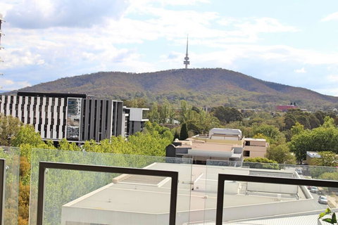 Executively Styled 2 Bed, 2 Bath, Perfect Location - Foster Accommodation 1