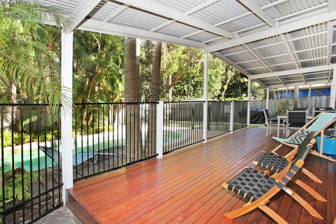 FABULOUS HOLIDAY HIDEAWAY - COOLUM BEACH - Foster Accommodation 1