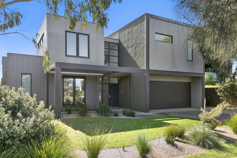 Fabulous Home - Families Only - Foster Accommodation 1