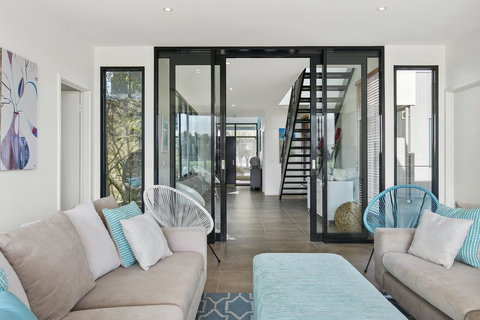 Fabulous Home - Families Only - Foster Accommodation 2