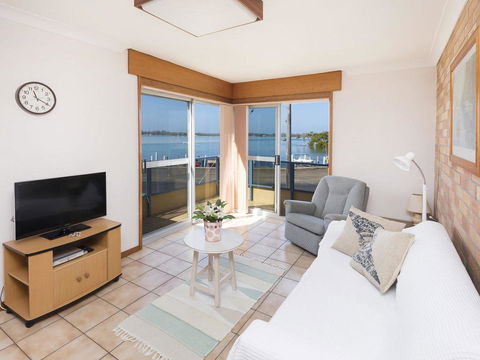 Fairholme 12 - Foster Accommodation 0
