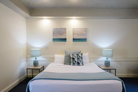 Fairways Resort - Foster Accommodation 3