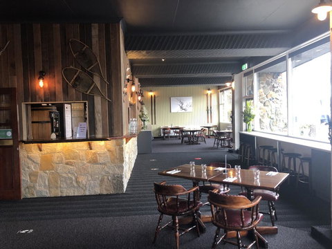 Falls Creek Hotel - Foster Accommodation 3