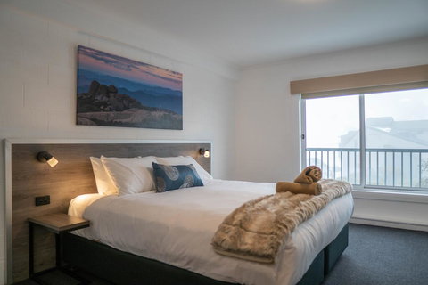 Falls Creek Hotel - Foster Accommodation 1