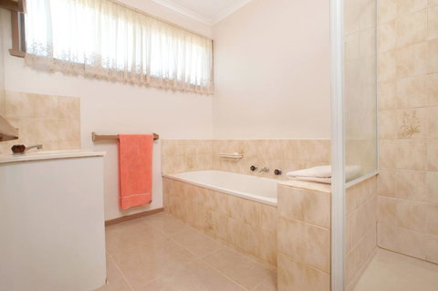 FAMILY GETAWAY - DROMANA - Foster Accommodation 1