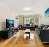 Family Getaway - Walk to Bay Beach - Foster Accommodation