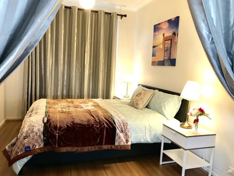 Family Home In Prime Location Melbourne - Foster Accommodation 0