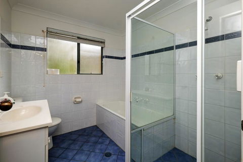 FAR SHORE - Foster Accommodation 3