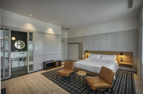 Farmers Home Hotel - Foster Accommodation 2