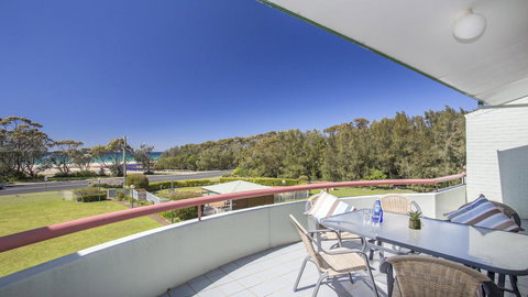 Fathoms 17 - Mollymook ALL LINEN PROVIDED - Foster Accommodation 0