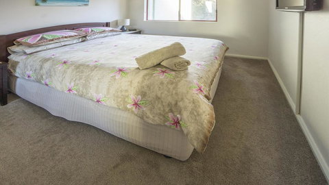 Fathoms Apartment 18/1a Mitchell Pde - All Linen Provided - Foster Accommodation 2