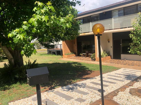 Fi's Beach House - Foster Accommodation 2