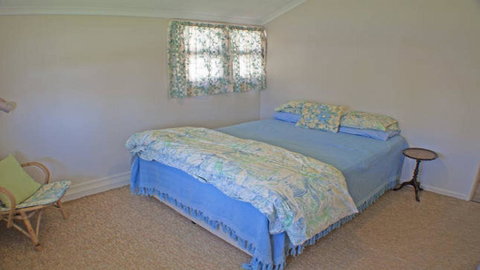 Fingal Beach Beach Shack - Foster Accommodation 1