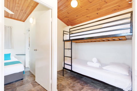 Fisherman's Beach Holiday Park - Foster Accommodation 2