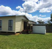 Flat 2 42 McMillan Rd - Foster Accommodation