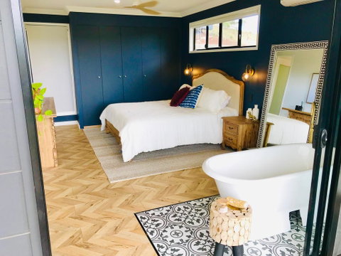 Fletchers Ridge Brand New Luxury Guest House - Foster Accommodation 1