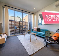Floral on Frew - Heart of the CBD - Wifi - Netflix - Foster Accommodation