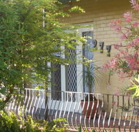Flying Spur Motel - Foster Accommodation