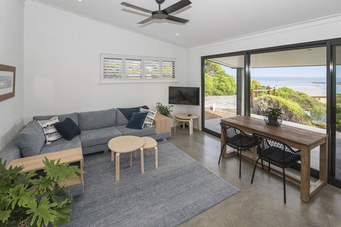 FortyTwo Mini - Foster Accommodation 0