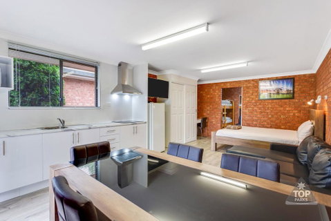 Fossicker Caravan Park - Foster Accommodation 1