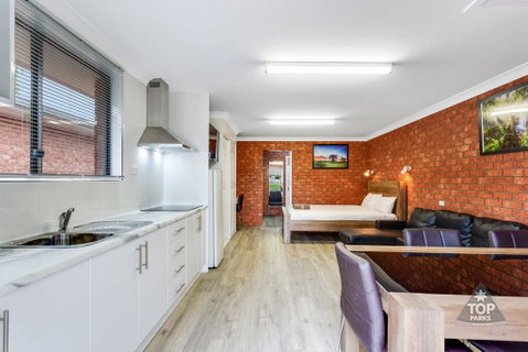 Fossicker Caravan Park - Foster Accommodation 0