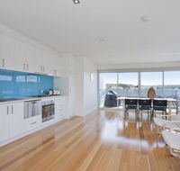Four Kings Apartment - Deluxe 2br 3 - Foster Accommodation