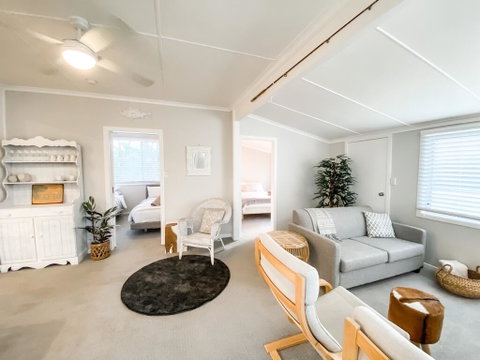 Frangipani Cottage - Foster Accommodation 2