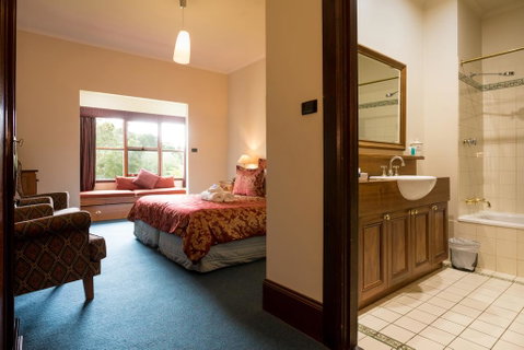 Franklin Manor - Foster Accommodation 1