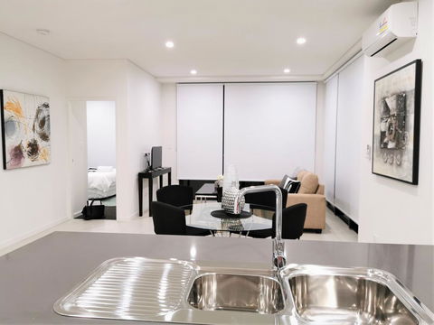 G02 Courtyard Apartment - Foster Accommodation 3