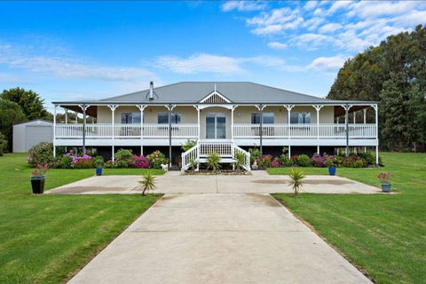 GALBRAITH BEACH STUDIO 1 - Foster Accommodation 2