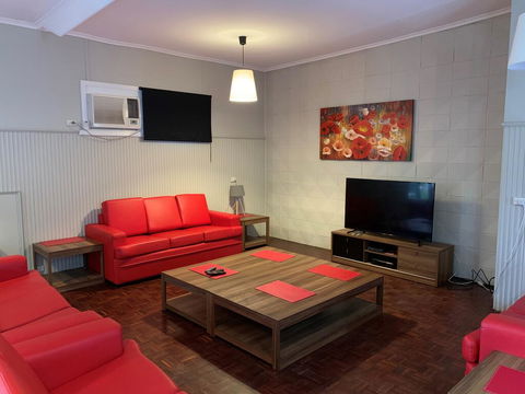 Gazebo Motor Inn - Foster Accommodation 2