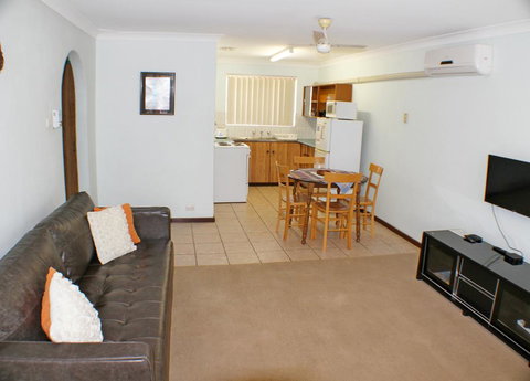 Geraldton Holiday Unit - Foster Accommodation 3