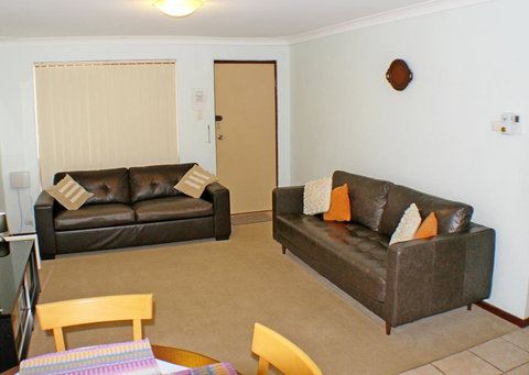 Geraldton Holiday Unit - Foster Accommodation 1