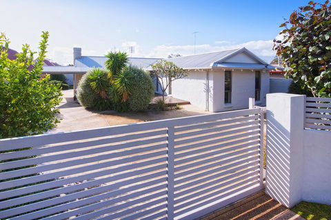 GIFFORD HOUSE - Foster Accommodation 0