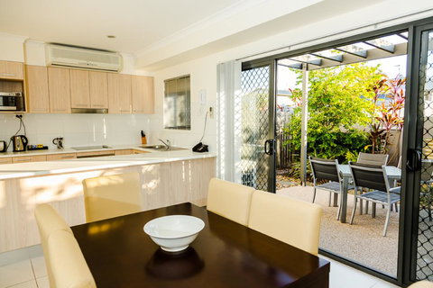 Gladstone Heights Executive Apartments - Foster Accommodation 2