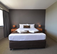 Gladstone Reef Hotel Motel - Foster Accommodation