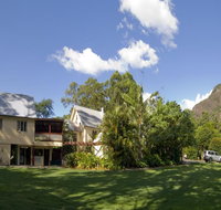 Glass House Mountains Ecolodge - Foster Accommodation
