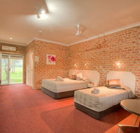 Country Lodge Motel - Foster Accommodation