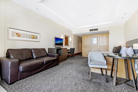 Gold Tower 17th Level Private Hotel Suite - Foster Accommodation 2